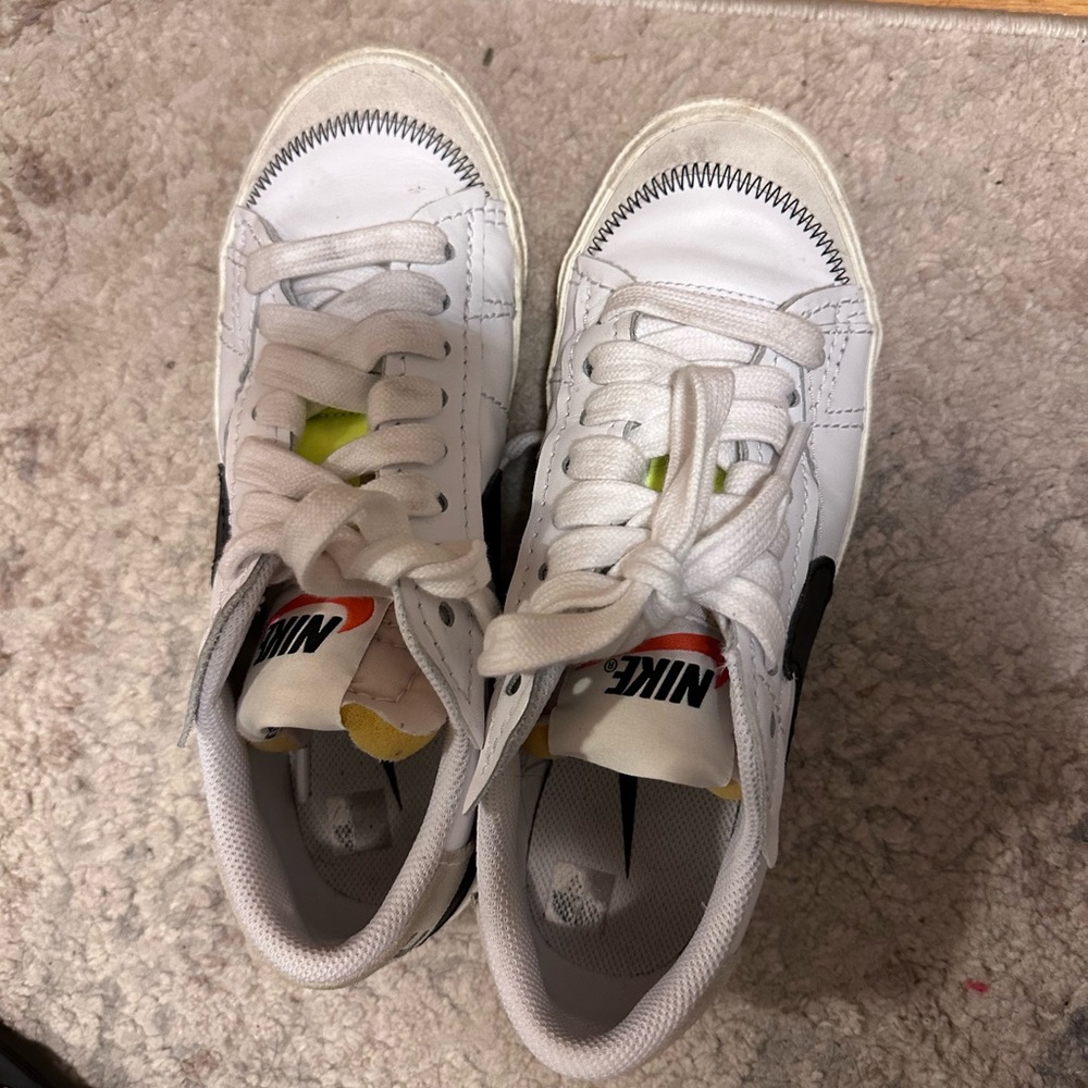 NIKE — BLAZER LOW JUMBO